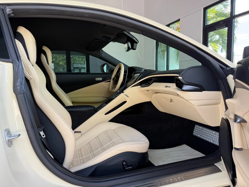 2022 Ferrari Roma - Image 30 of 31