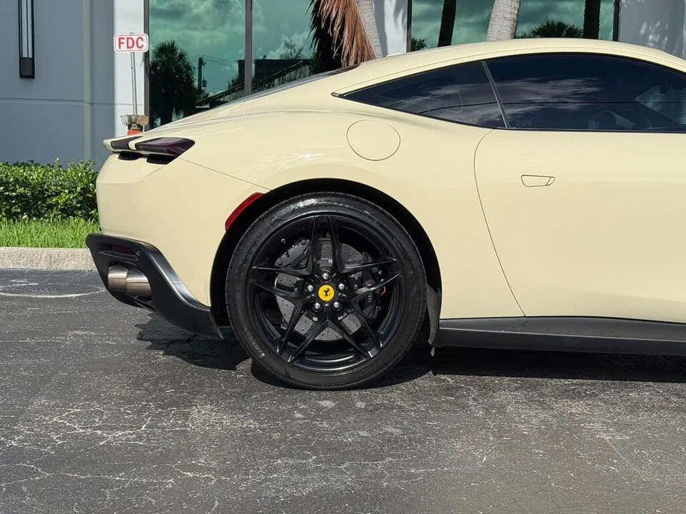 2022 Ferrari Roma - Image 4 of 31
