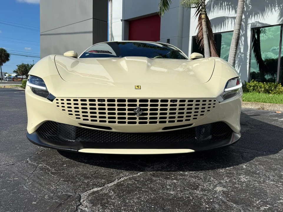 2022 Ferrari Roma - Image 7 of 31