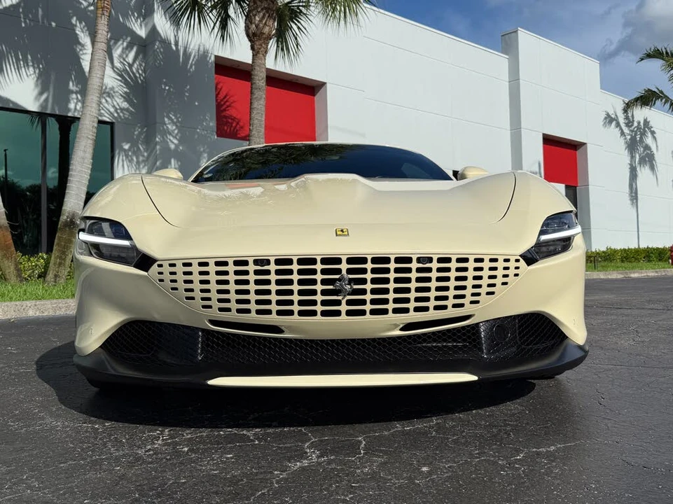 2022 Ferrari Roma - Image 11 of 31