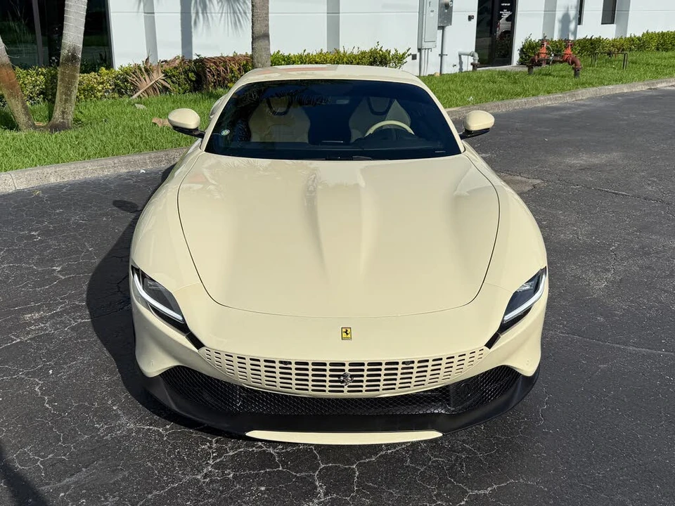 2022 Ferrari Roma - Image 12 of 31