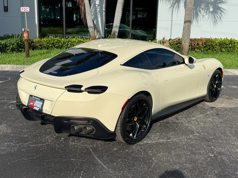 2022 Ferrari Roma - Image 21 of 31