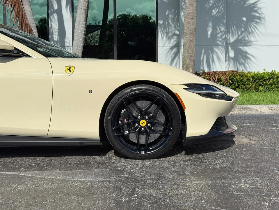 2022 Ferrari Roma - Image 3 of 31
