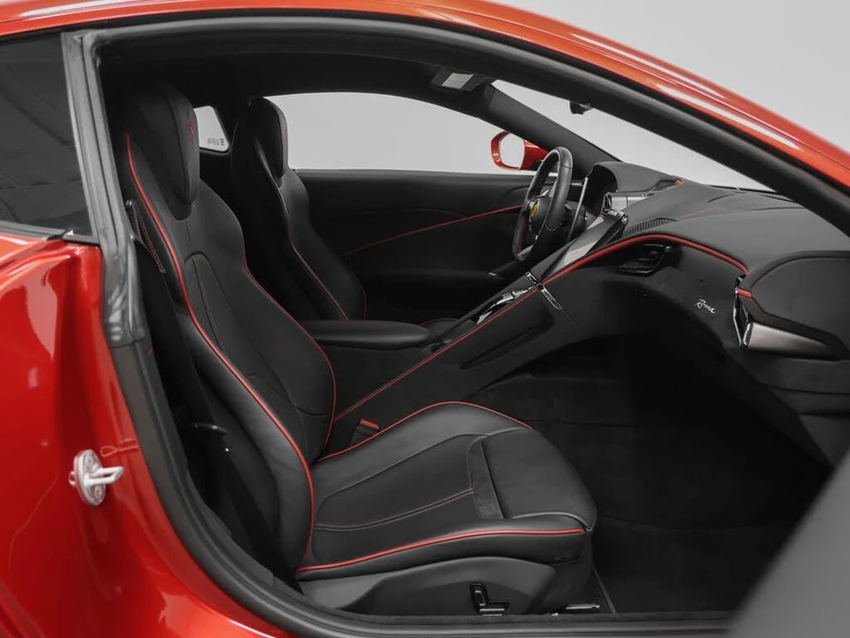2022 Ferrari Roma - Image 30 of 31