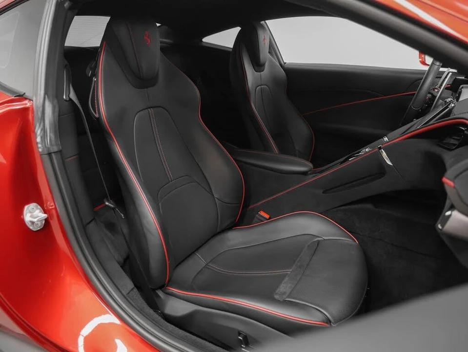 2022 Ferrari Roma - Image 27 of 31