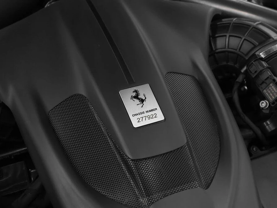 2022 Ferrari Roma - Image 16 of 31