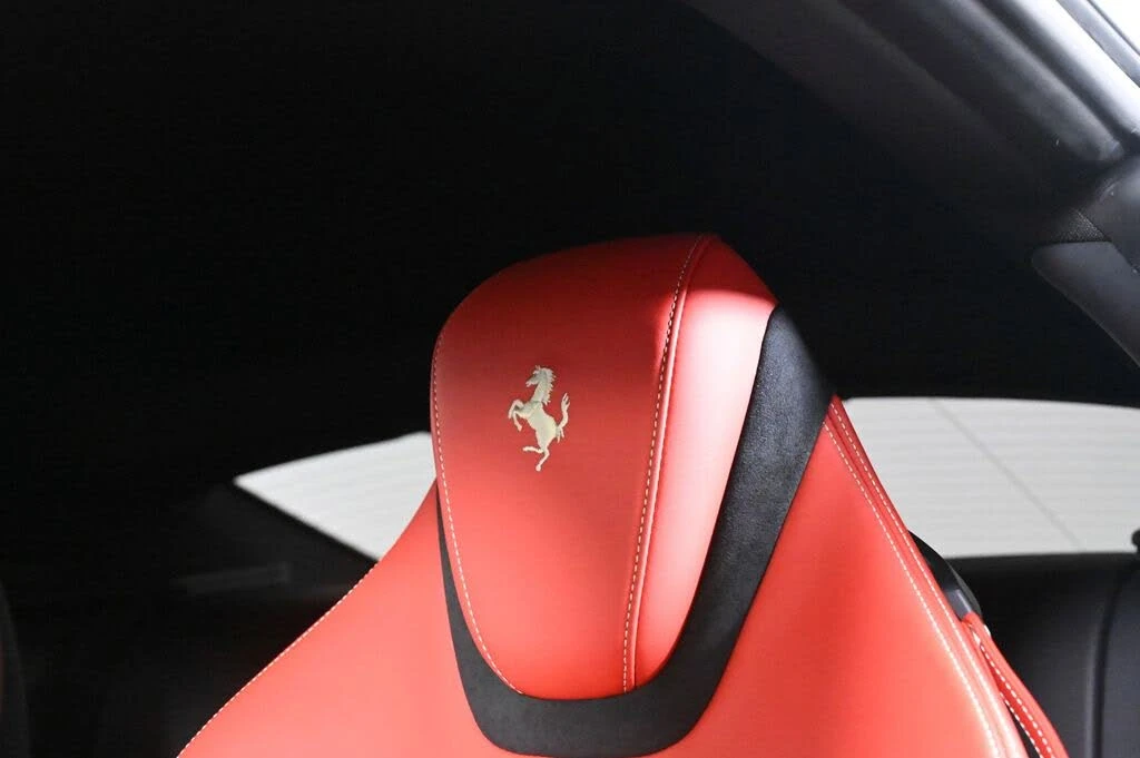 2022 Ferrari Roma - Image 19 of 26