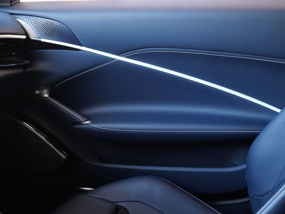 2022 Ferrari Roma - Image 13 of 27