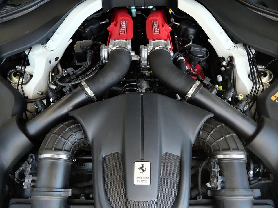 2022 Ferrari Roma - Image 23 of 27