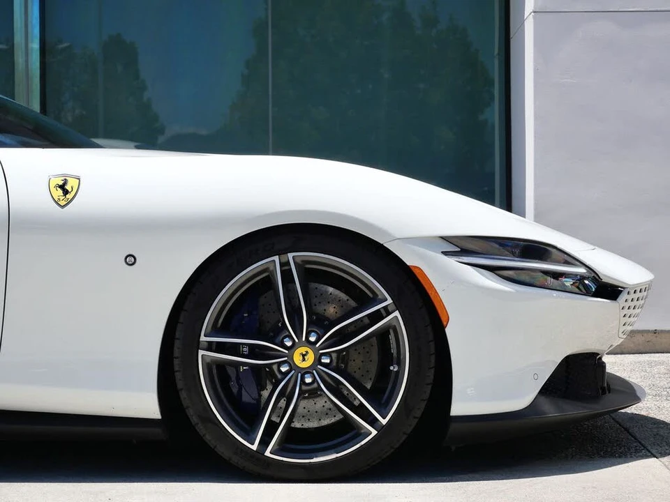 2022 Ferrari Roma - Image 8 of 27