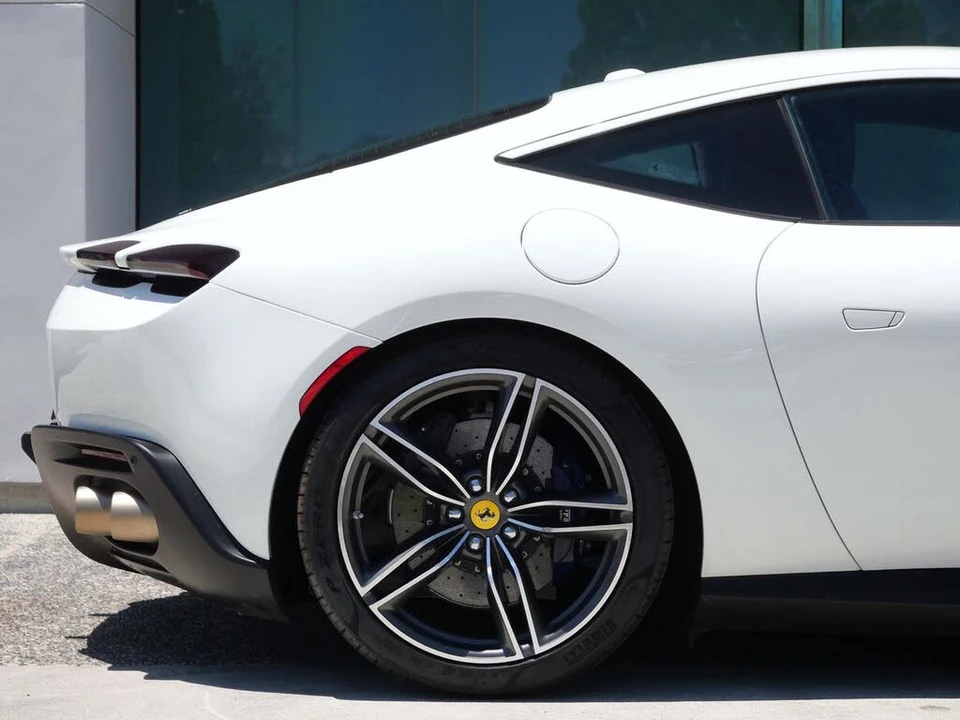 2022 Ferrari Roma - Image 7 of 27
