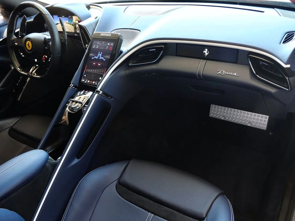 2022 Ferrari Roma - Image 21 of 27