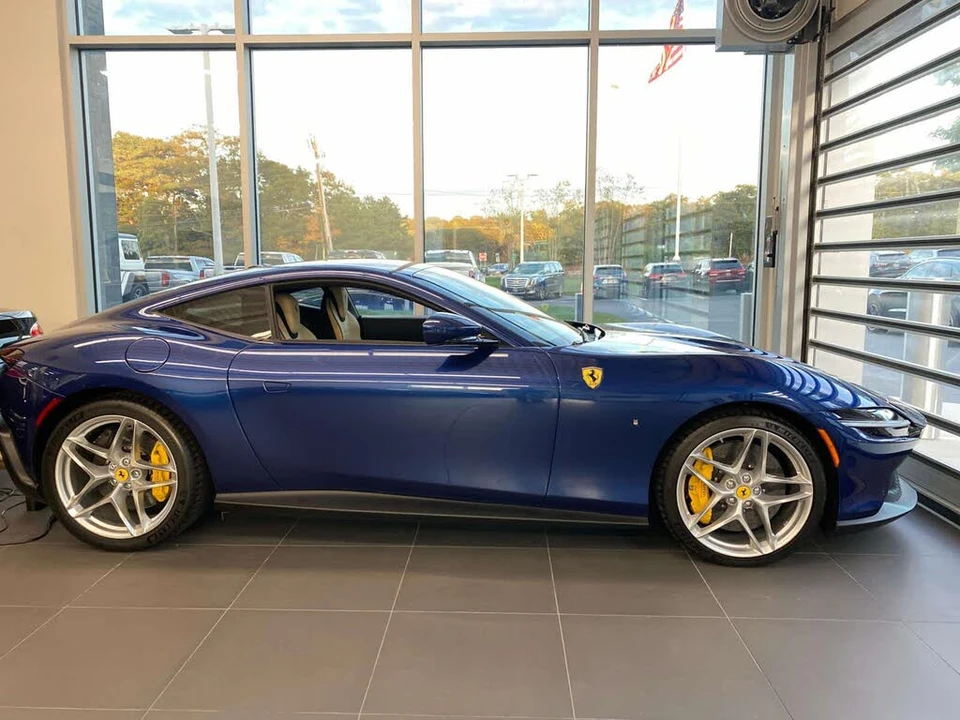 2022 Ferrari Roma - Image 2 of 12
