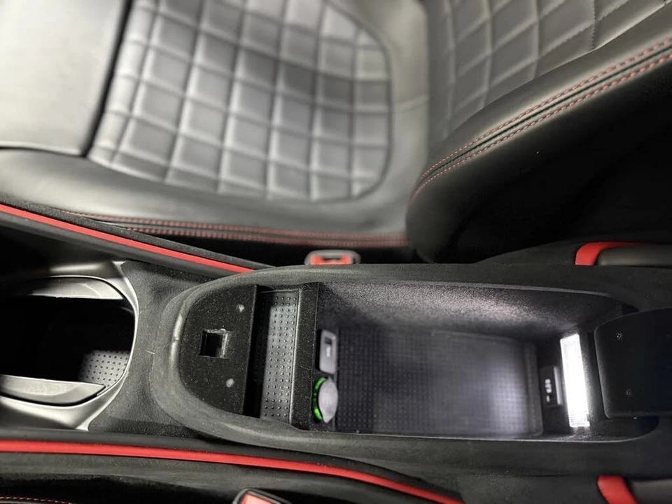 2022 Ferrari Roma - Image 21 of 31