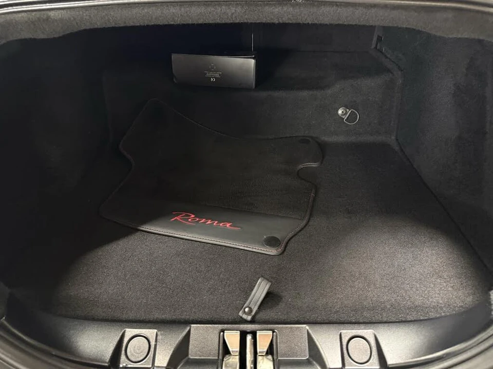 2022 Ferrari Roma - Image 26 of 31