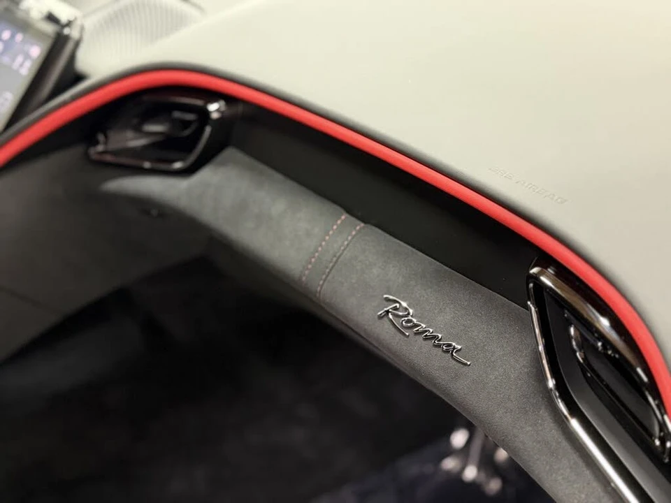 2022 Ferrari Roma - Image 14 of 31