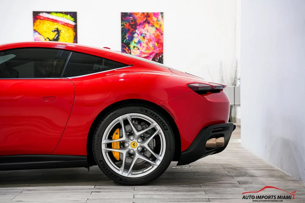2022 Ferrari Roma - Image 13 of 31