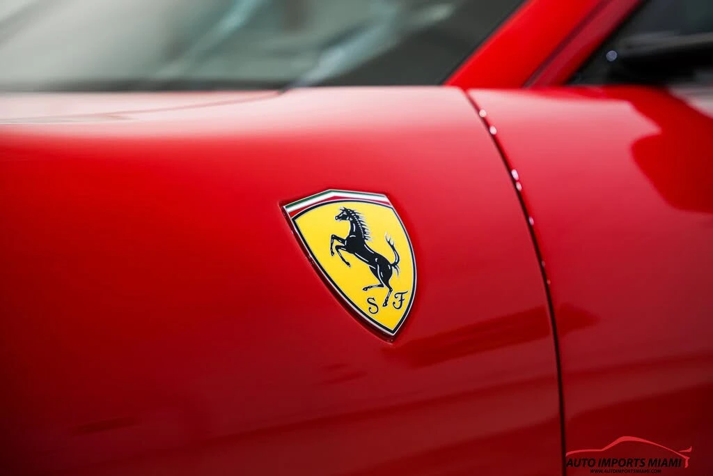 2022 Ferrari Roma - Image 14 of 31