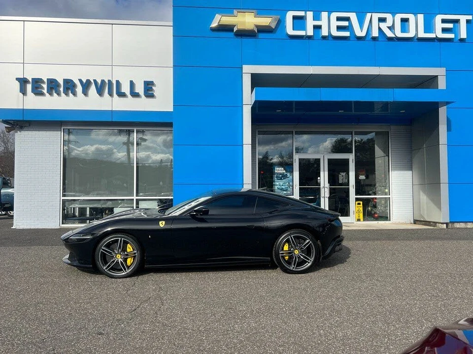 2022 Ferrari Roma - Image 2 of 29