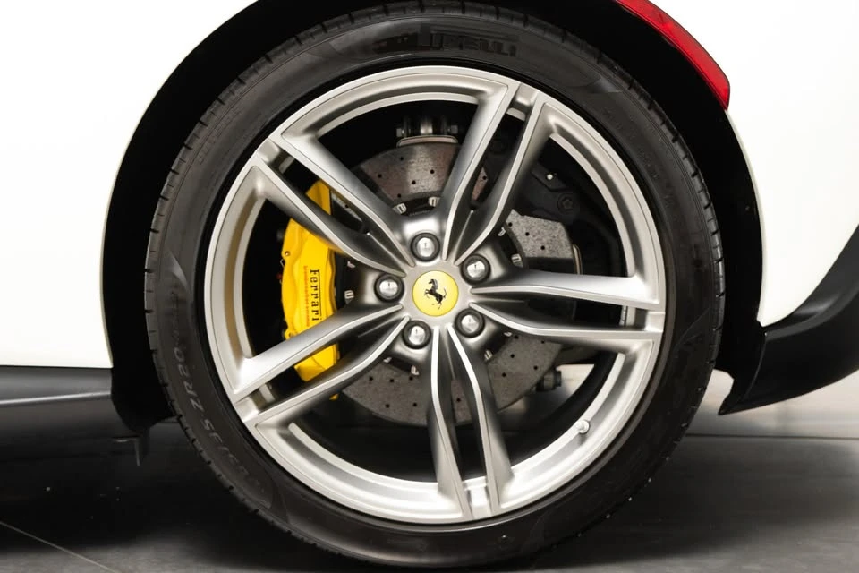 2022 Ferrari Roma - Image 7 of 15