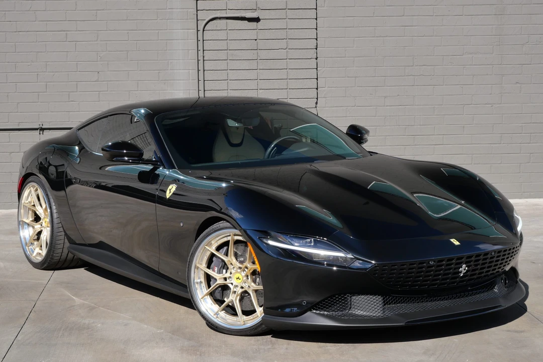 2022 Ferrari Roma - Image 2 of 31