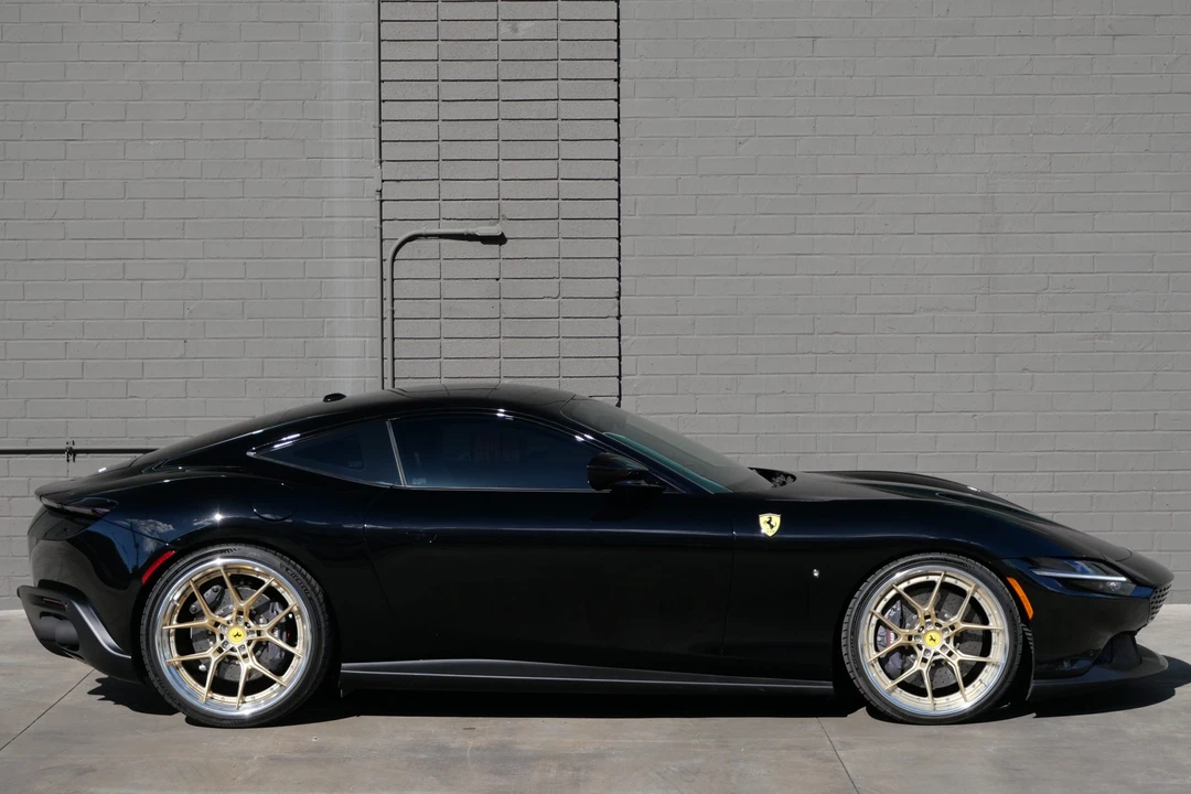 2022 Ferrari Roma - Image 15 of 31