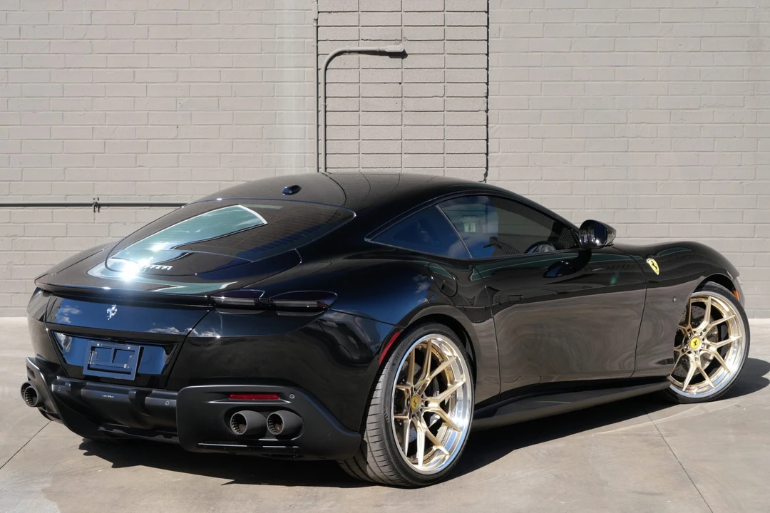 2022 Ferrari Roma - Image 12 of 31