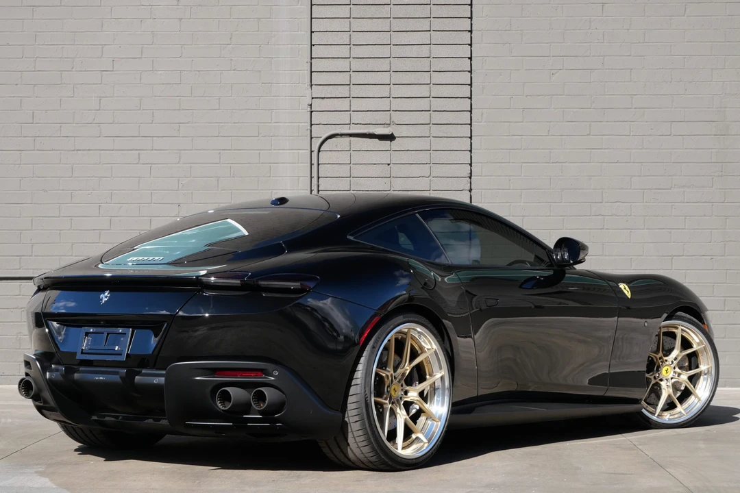 2022 Ferrari Roma - Image 13 of 31