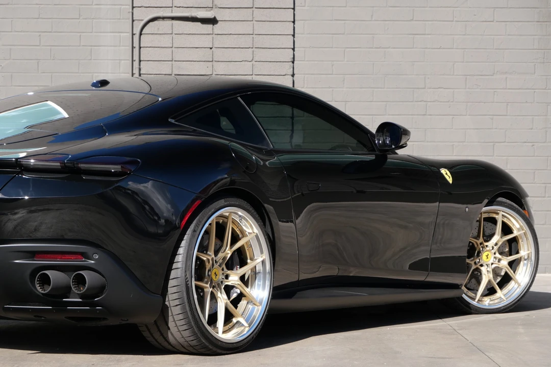 2022 Ferrari Roma - Image 20 of 31
