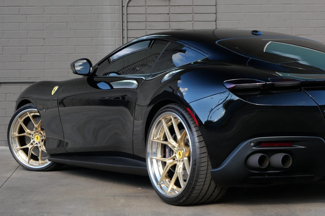 2022 Ferrari Roma - Image 19 of 31