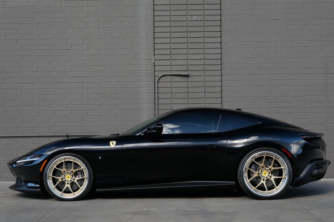 2022 Ferrari Roma - Image 8 of 31