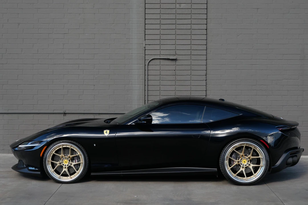 2022 Ferrari Roma - Image 7 of 31