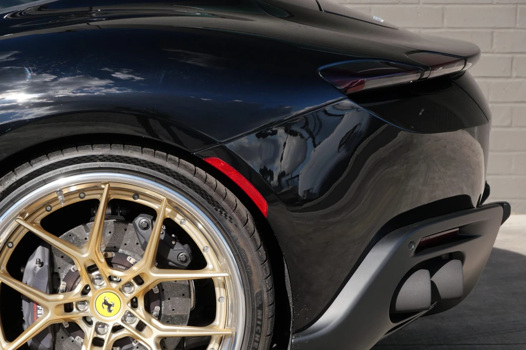 2022 Ferrari Roma - Image 26 of 31