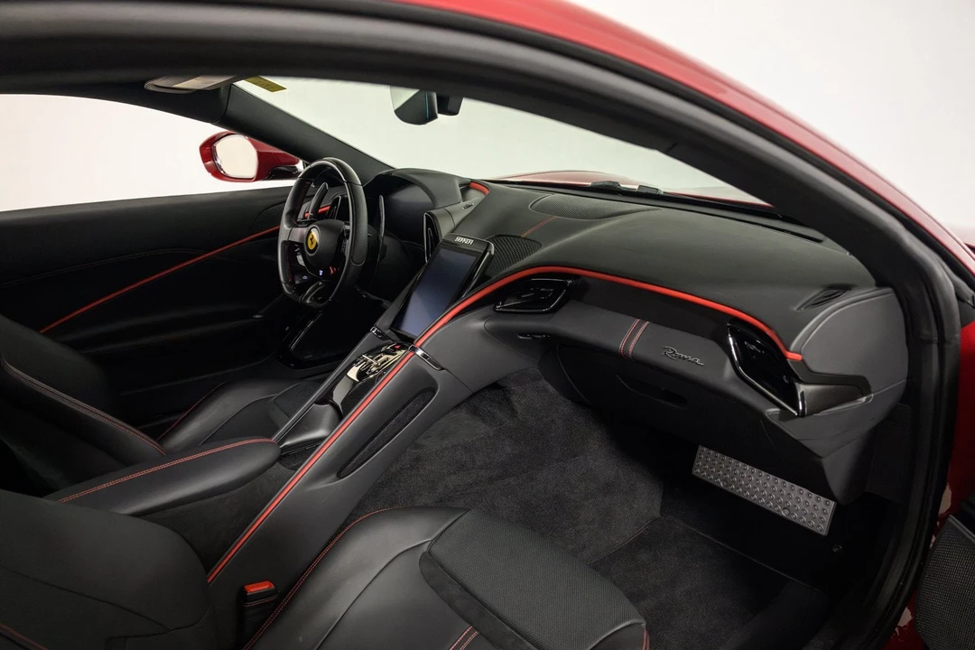 2022 Ferrari Roma - Image 24 of 31