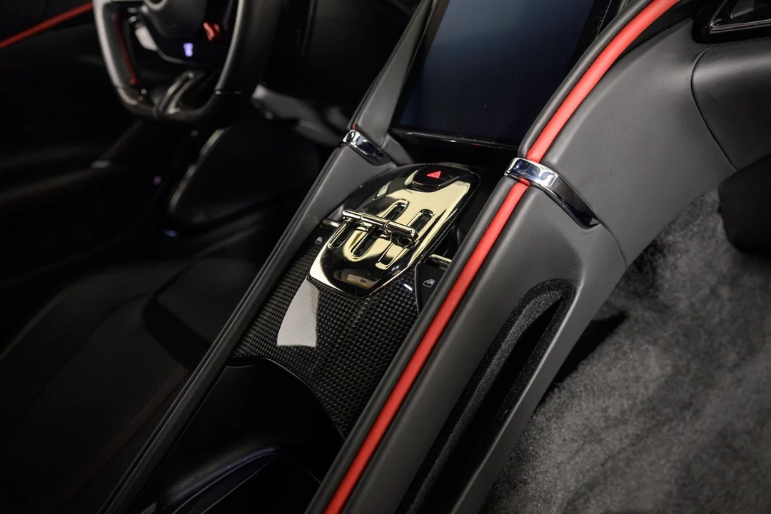 2022 Ferrari Roma - Image 27 of 31