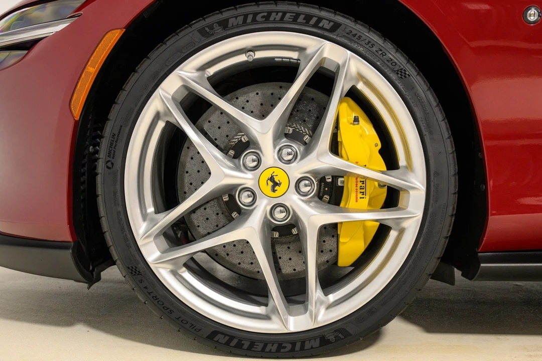 2022 Ferrari Roma - Image 15 of 31