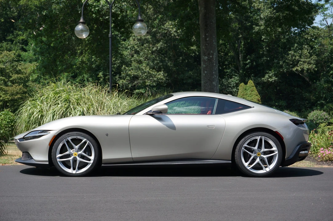 2022 Ferrari Roma - Image 7 of 31
