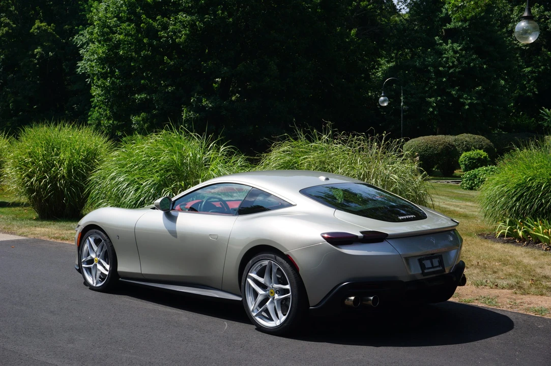 2022 Ferrari Roma - Image 8 of 31