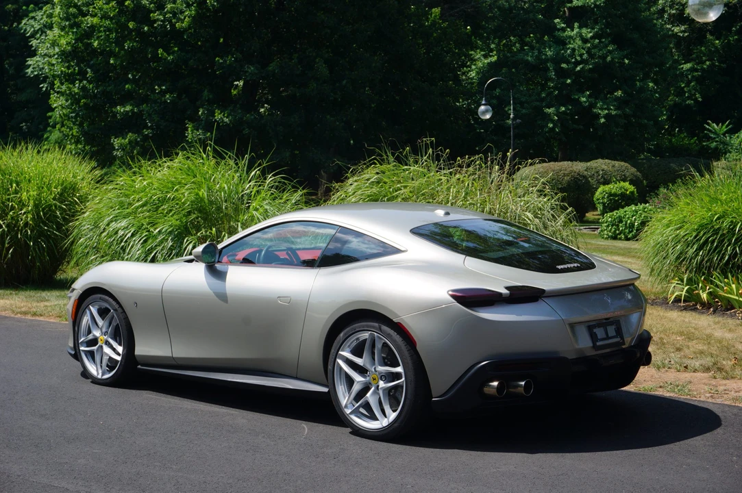 2022 Ferrari Roma - Image 9 of 31