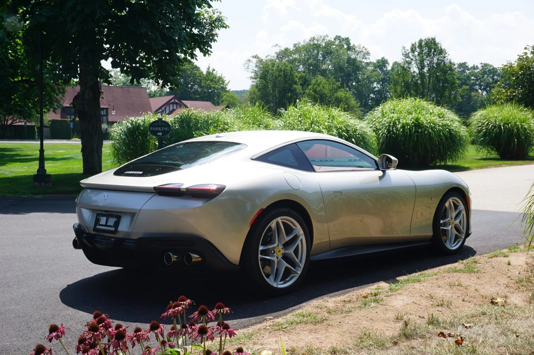 2022 Ferrari Roma - Image 12 of 31