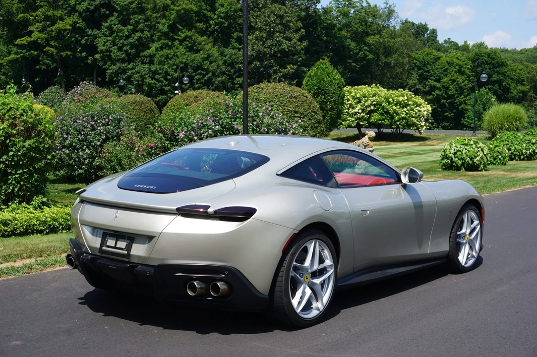 2022 Ferrari Roma - Image 14 of 31