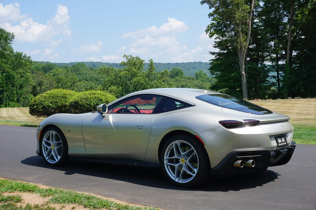 2022 Ferrari Roma - Image 18 of 31