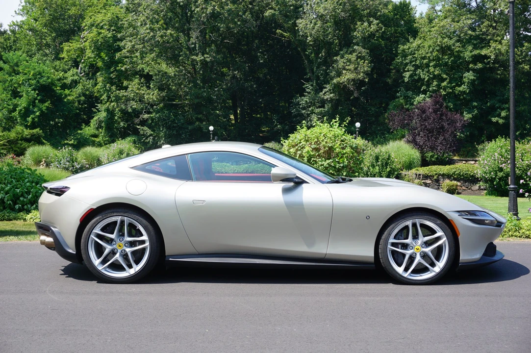2022 Ferrari Roma - Image 25 of 31