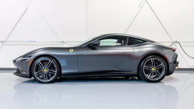2022 Ferrari Roma - Image 13 of 16