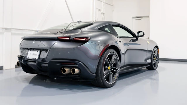 2022 Ferrari Roma - Image 16 of 16