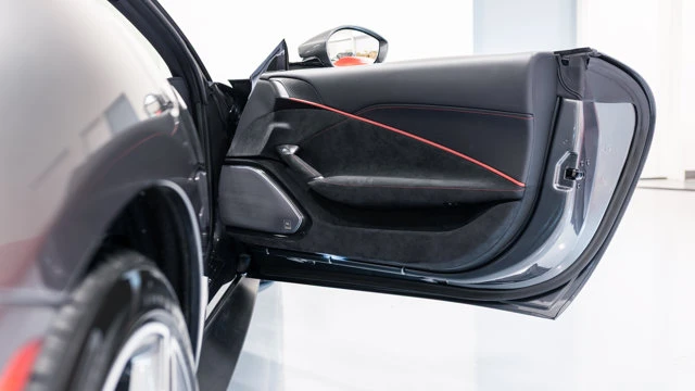 2022 Ferrari Roma - Image 11 of 16