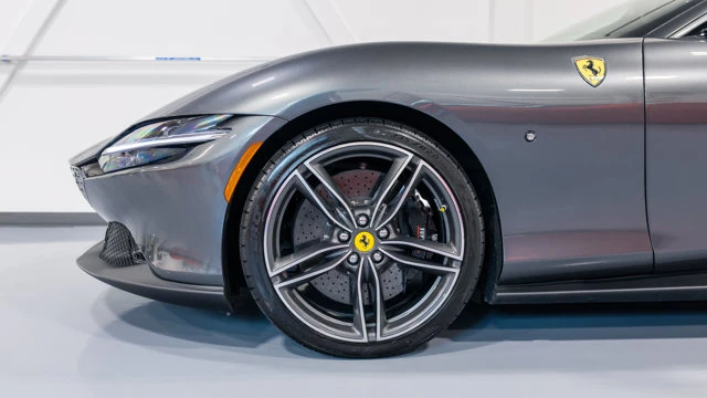 2022 Ferrari Roma - Image 14 of 16