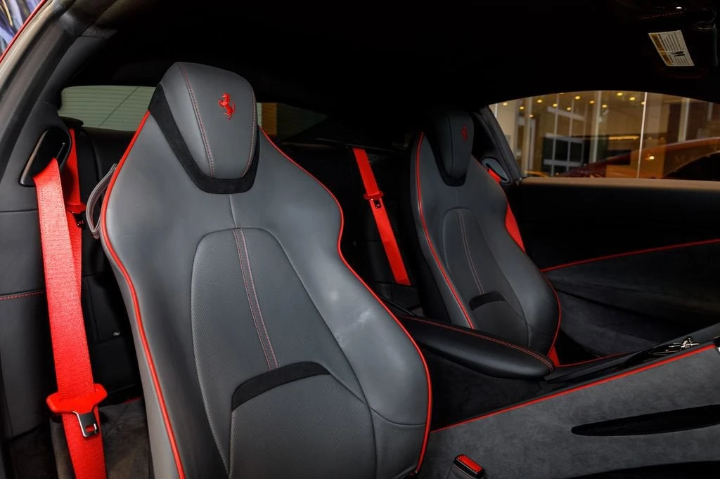 2022 Ferrari Roma - Image 13 of 31