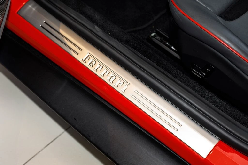 2022 Ferrari Roma - Image 27 of 31