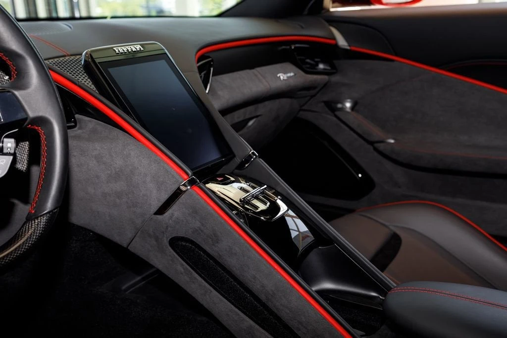 2022 Ferrari Roma - Image 30 of 31